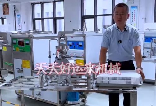 豆腐翻盤機(jī)－－省時(shí)又省力，完成了豆腐最后一道使命